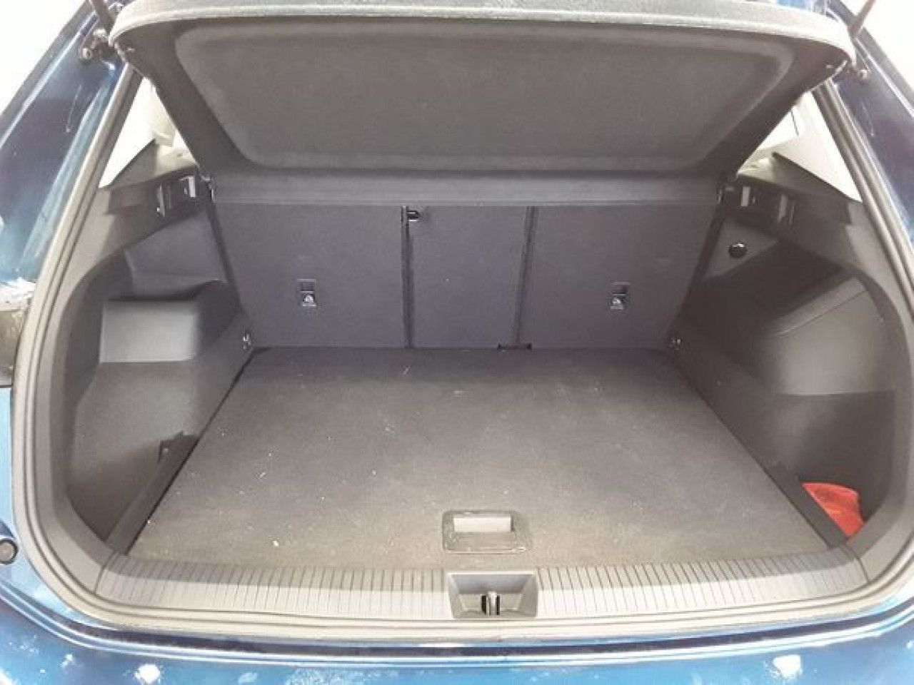 Fahrzeugabbildung Volkswagen Tiguan Life 1.5 eTSI DSG AHK Kamera Navi LED ACC