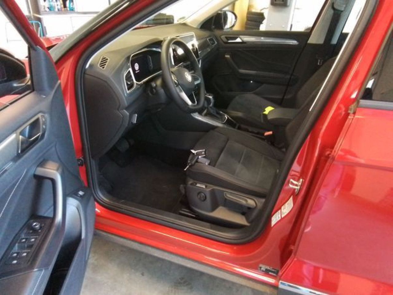 Fahrzeugabbildung Volkswagen T-Roc Style 1.5 TSI DSG Standheizung Kamera Navi