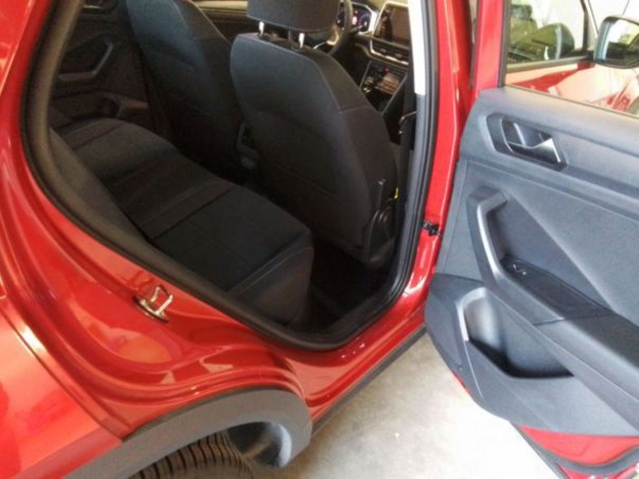 Fahrzeugabbildung Volkswagen T-Roc Style 1.5 TSI DSG Standheizung Kamera Navi