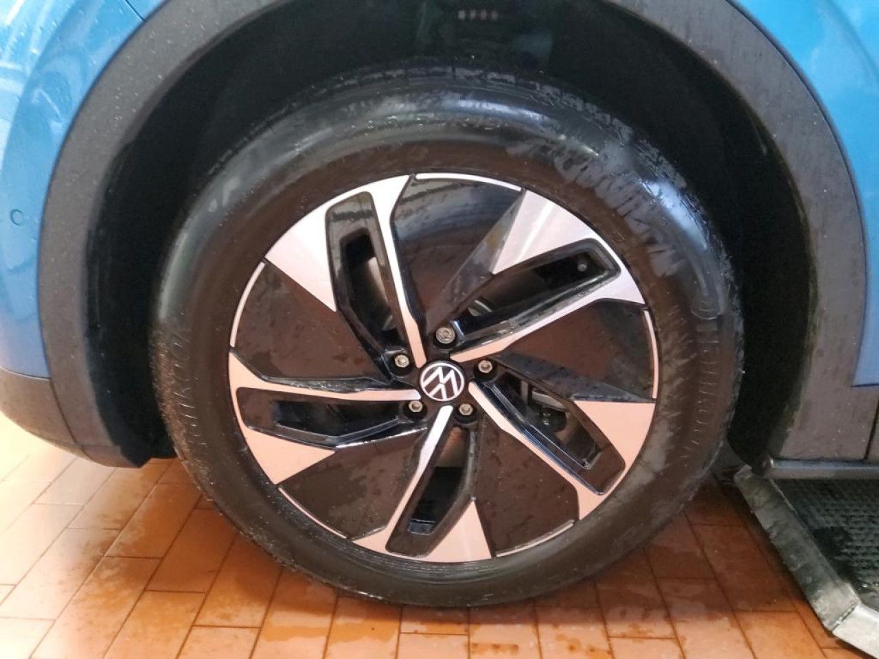 Fahrzeugabbildung Volkswagen ID.4 MOVE 55 kWh Kamera Navi LED LM 19 Zoll