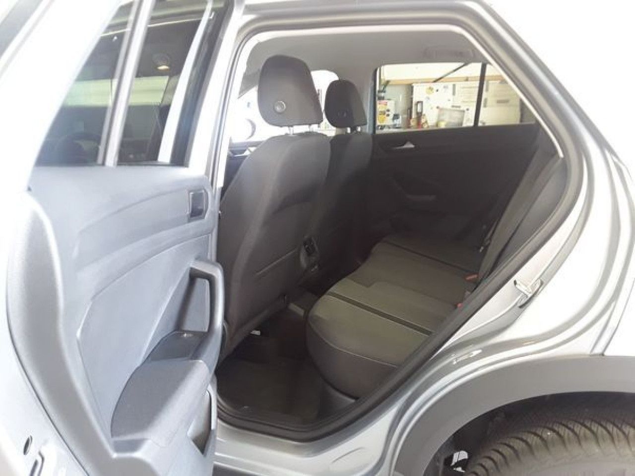 Fahrzeugabbildung Volkswagen T-Roc Life 1.5 TSI DSG Standheizung Kamera Navi
