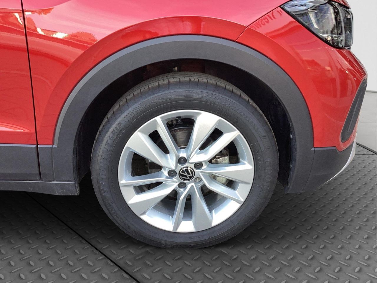 Fahrzeugabbildung Volkswagen T-Cross Life 1.0 TSI DSG Kamera Navi LED ACC PDC