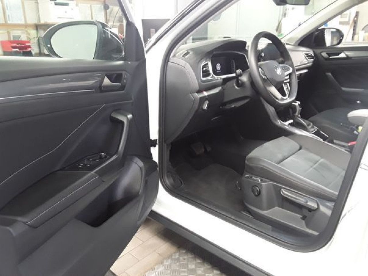 Fahrzeugabbildung Volkswagen T-Roc Style 2.0 TDI DSG Kamera Navi LED-Plus