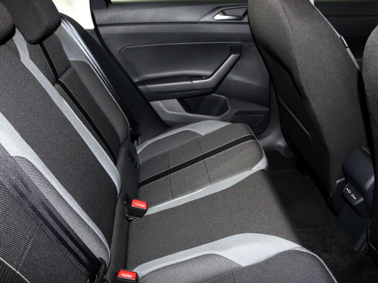 Fahrzeugabbildung Volkswagen Polo Style 1.0 TSI DSG Navi IQ Light ACC PDC SHZ