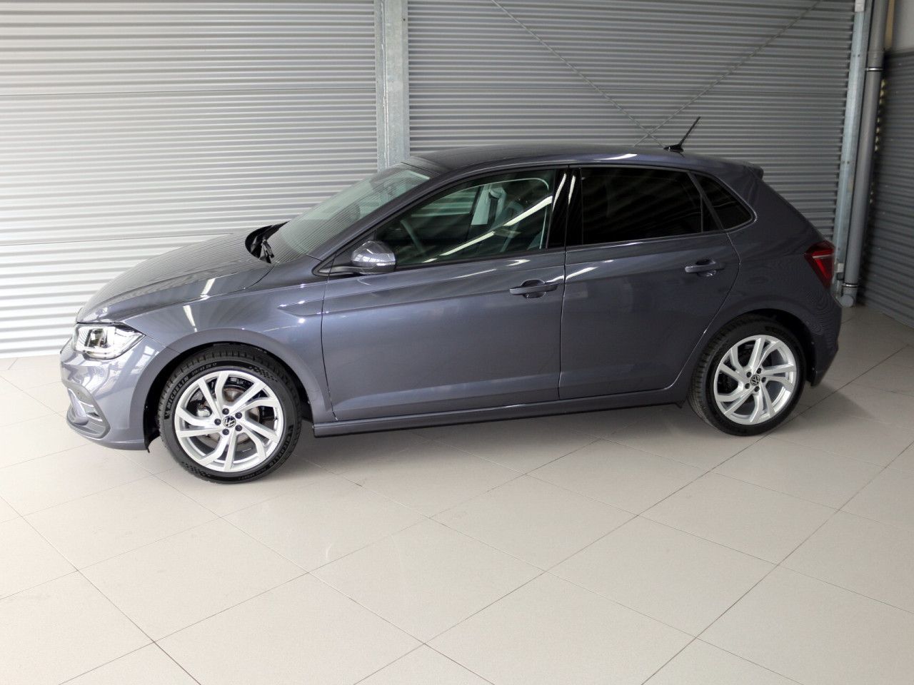 Fahrzeugabbildung Volkswagen Polo Style 1.0 TSI DSG Navi IQ Light ACC PDC SHZ