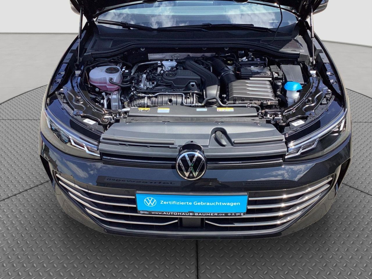 Fahrzeugabbildung Volkswagen Passat Business 1.5 eTSI DSG AHK Kamera Navi LED
