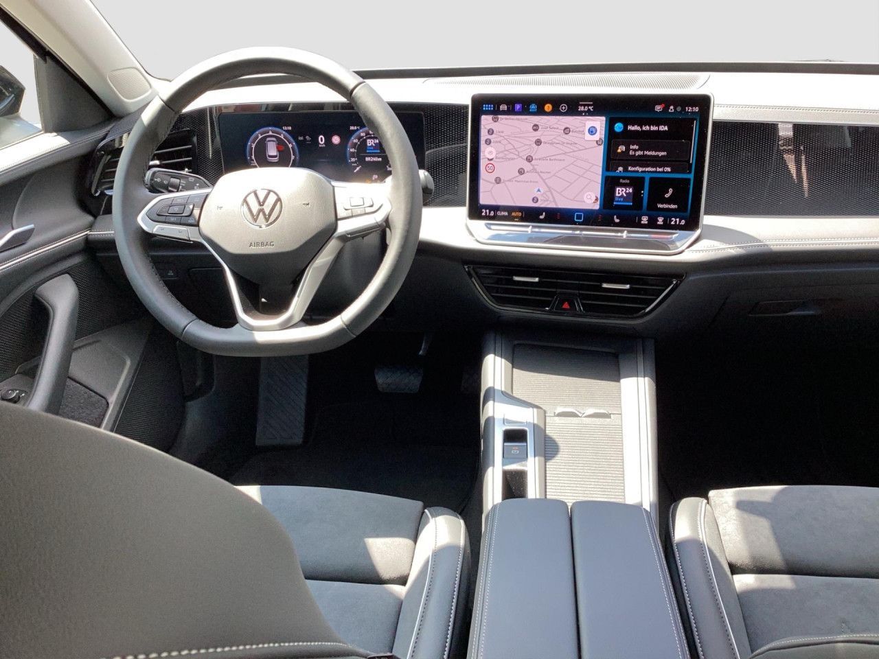 Fahrzeugabbildung Volkswagen Passat Business 1.5 eTSI DSG AHK Kamera Navi LED