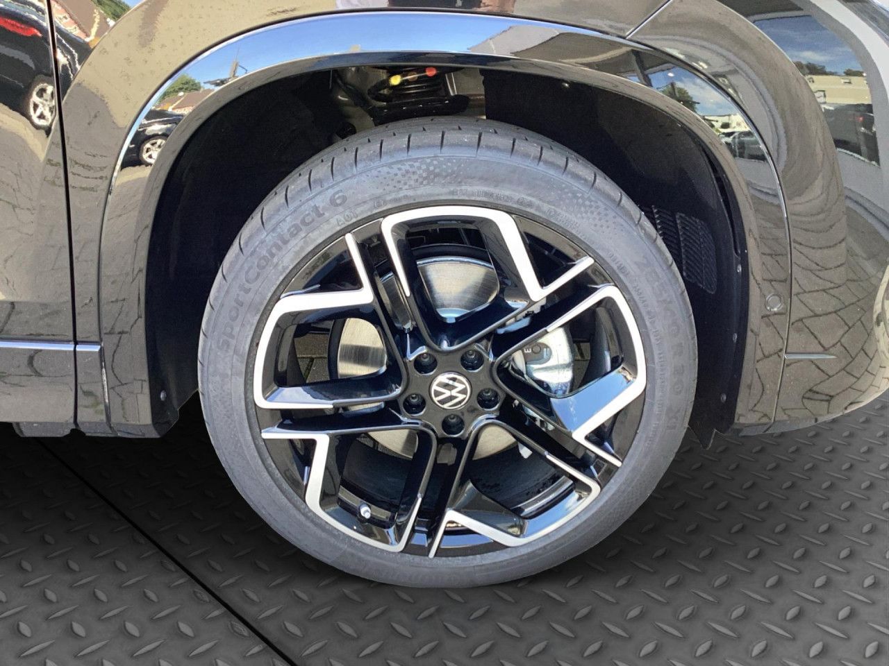Fahrzeugabbildung Volkswagen Tayron R-Line 2.0 l TSI OPF 4MOTION 195 kW (265