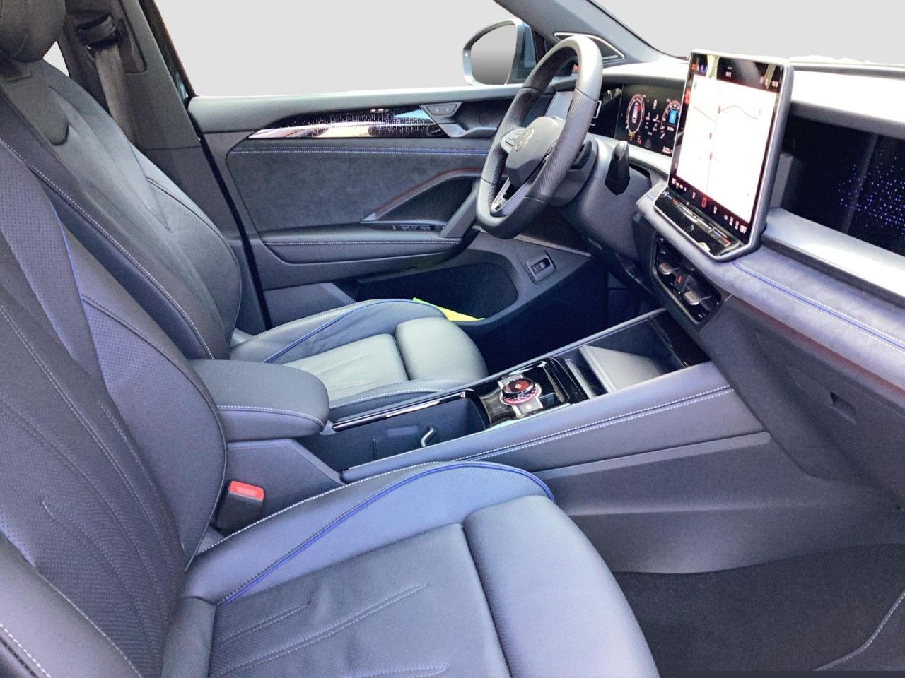 Fahrzeugabbildung Volkswagen Tayron R-Line 2.0 l TSI OPF 4MOTION 195 kW (265