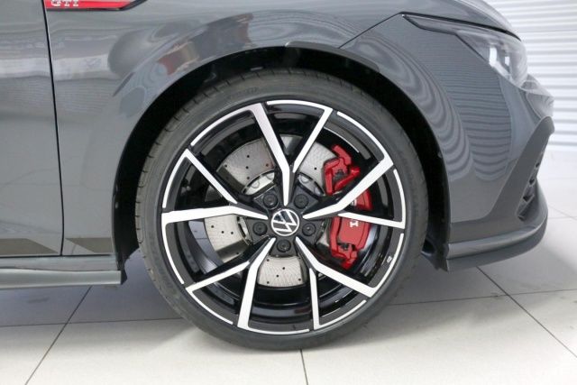 Fahrzeugabbildung Volkswagen Golf GTI Clubsport 2.0 l TSI OPF 221 kW (300 PS)