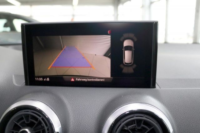 Fahrzeugabbildung Audi SQ2 2.0 TFSI AHK Matrix-LED Pano SONOS Navi