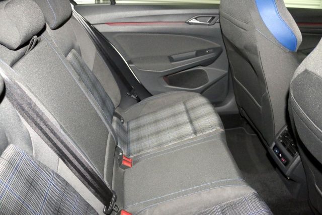 Fahrzeugabbildung Volkswagen Golf GTE 1.4 TSI eHybrid DSG AHK LED Navi Klima