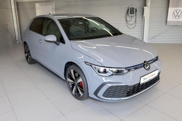 Fahrzeugabbildung Volkswagen Golf GTE 1.4 TSI eHybrid DSG LED Navi Kamera